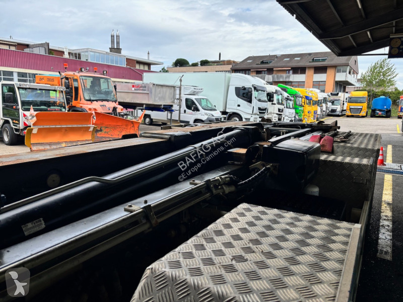 Kamion Volvo fmx-500    8x4r