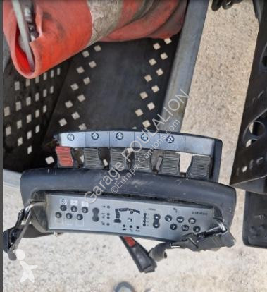 Kamion Mercedes 8x4 AVEC GRUE HIABX-325HIPRO...