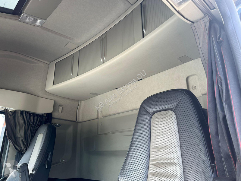 Kamion Volvo 6x4 TANDEM AXLE LIFT