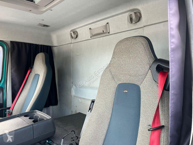Kamion Volvo 350 6x2*4 BOX L=5383 mm