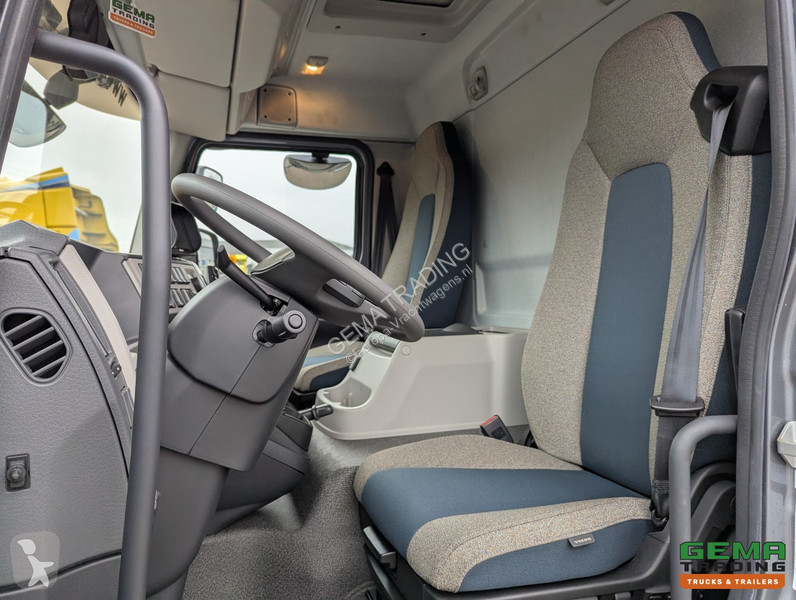 Vrachtwagen Volvo FL 250 4x2 Daycab Euro6 -...