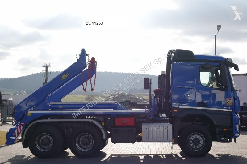 Camion Mercedes AROCS 2645