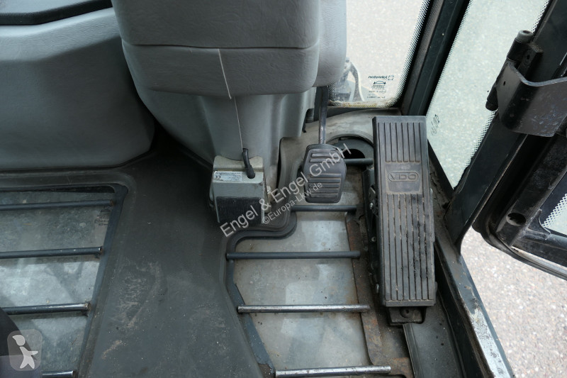Echipament de curățare Johnson CN200 Sweeper
