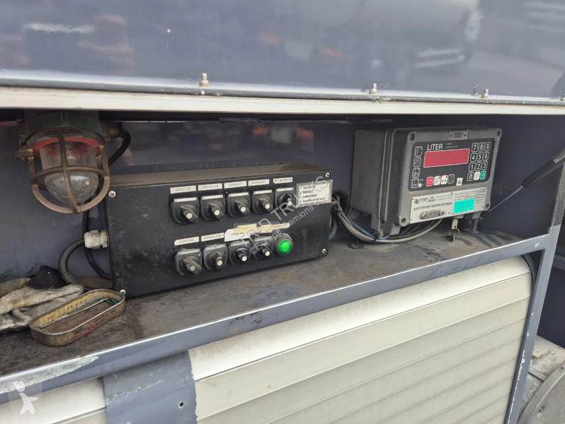 Camion Volvo 400 18000L FUEL/CARBURANT - 5 COMP...