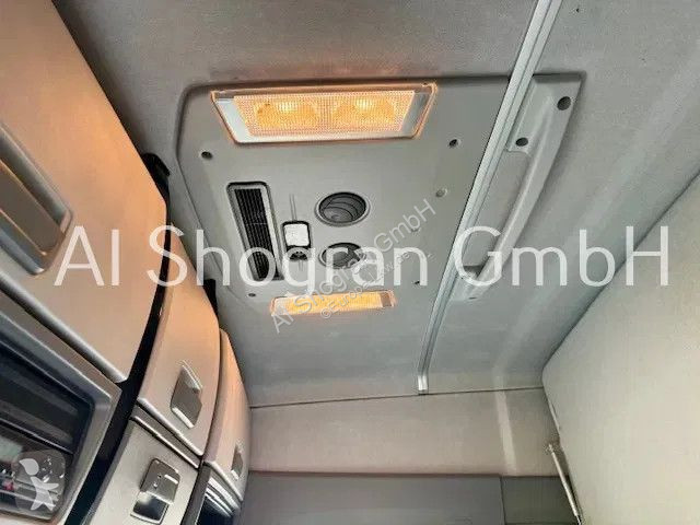 Camion remorque Renault T480...