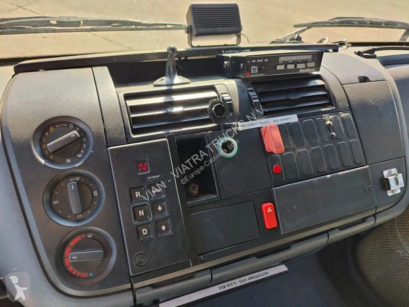 Kamion Mercedes 917 F 4X2 1500L Tank + Pump...