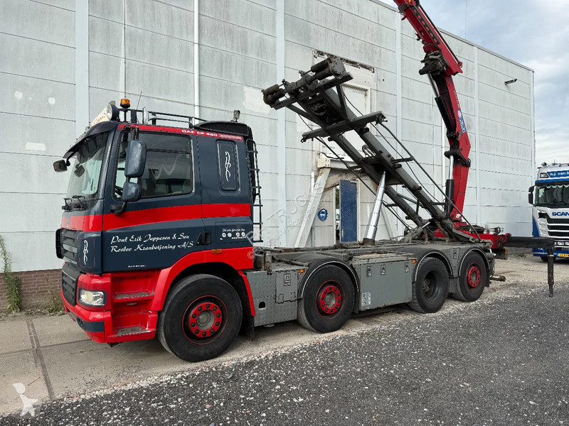 Camion DAF 85460 8X2 + YEAR 2016 HMF CRANE...