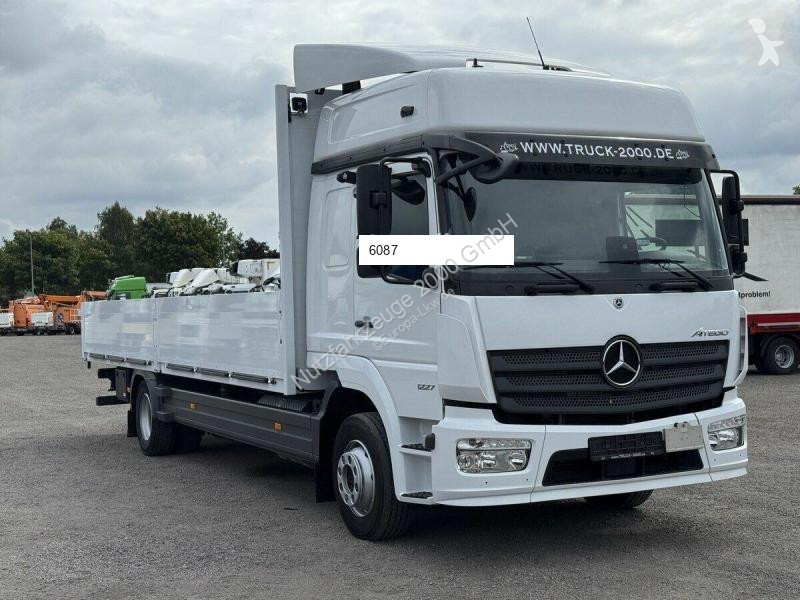 Kamion Mercedes 1227