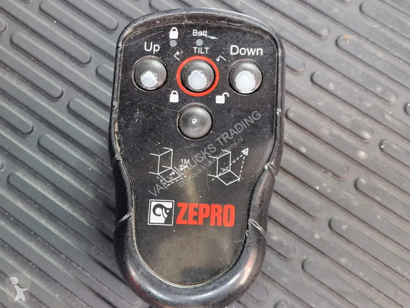 Kamion Iveco 75-190 Isotherm box - Zepro...