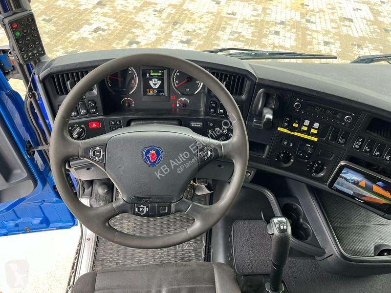 Kamion Scania R 560 8x4*4 BOX =6180 mm
