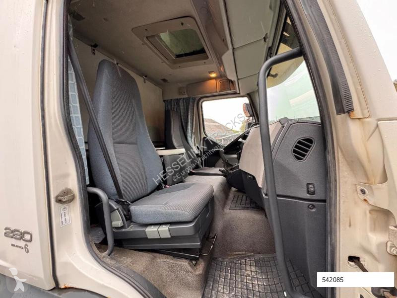 Camion Volvo FL 280 7.8M Side doors/Seitentüren...