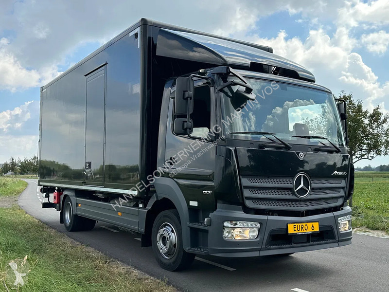 Vrachtwagen Mercedes 1221  1221L EURO6. 2021