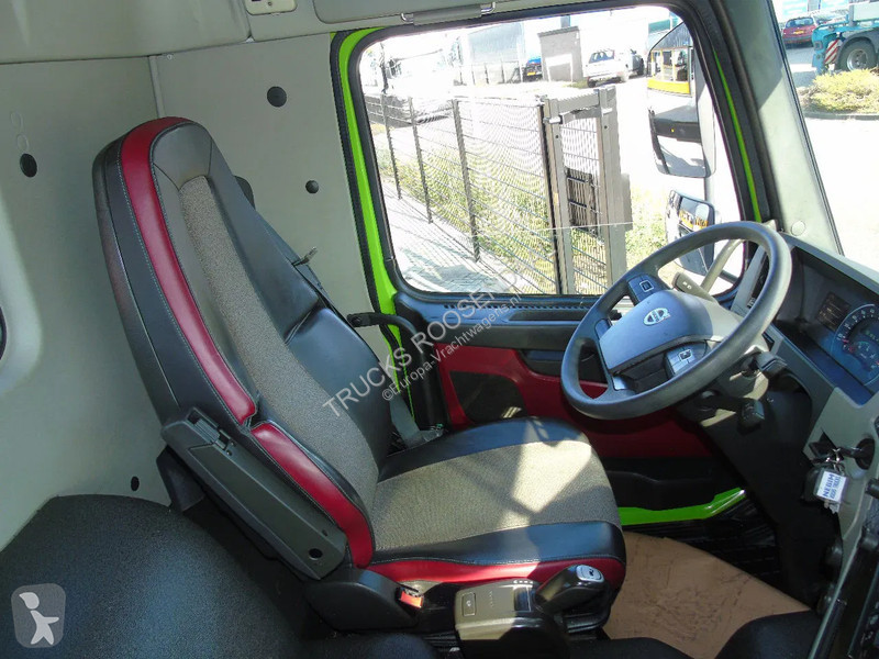 Vrachtwagen Volvo 420 + 8x4 + PALFINGER 24.001...