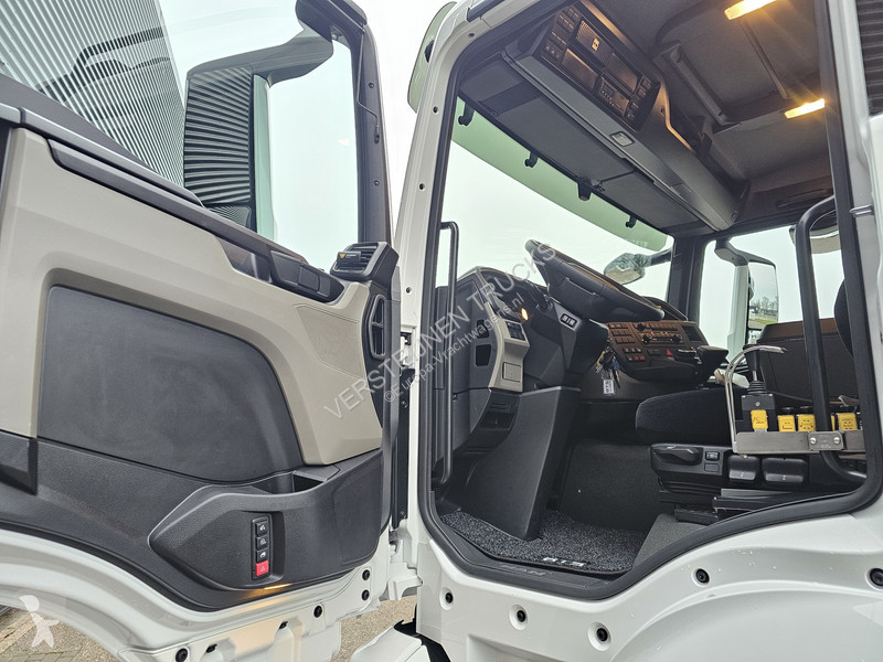 Грузовик MAN 35.470 8x4 / HMF 2243 Z KRAAN +...
