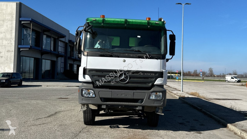 شاحنة Mercedes benz  4146 AKN 8X8
