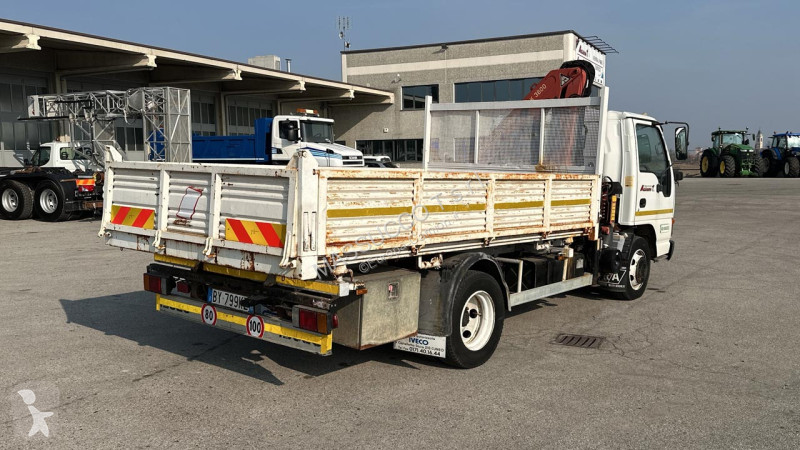 شاحنة Isuzu NQR75 4X2