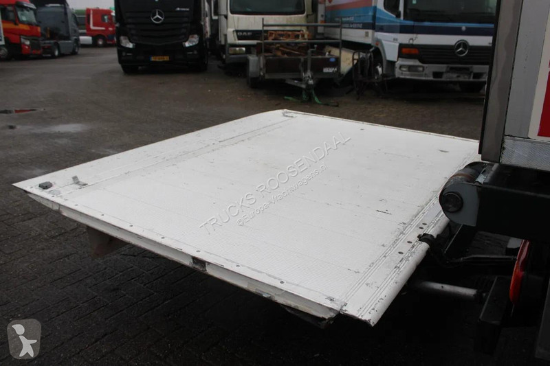 شاحنة Iveco 140e22 + EURO 6 + LOW KM + chereau