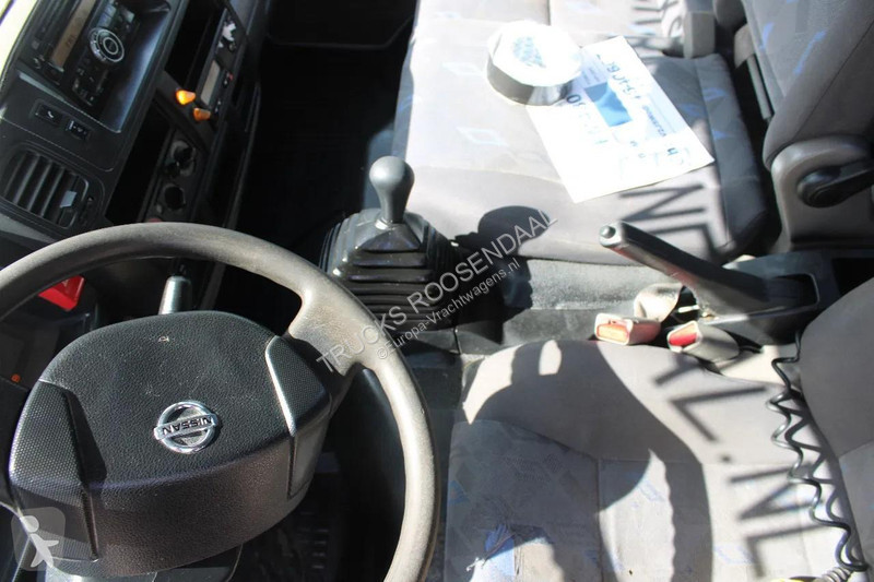 شاحنة Nissan 45.13 + EURO 4 + C patent + tipper...