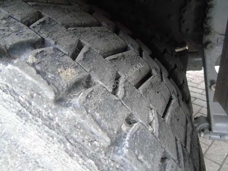 شاحنة DAF 65220 + LIFT