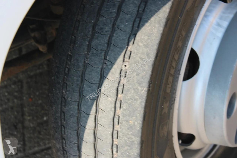 شاحنة Iveco 100e18 +EURO 5 + HOOK SYSTEM