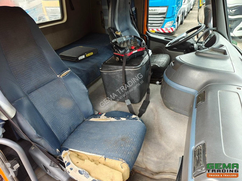 شاحنة Volvo 440 8x4/4 Sleeper Cab Euro 5 - VDL...