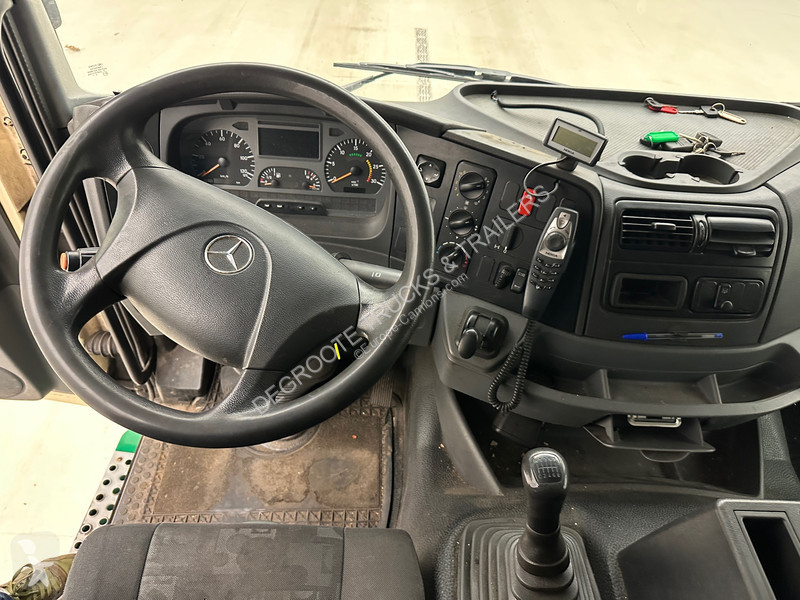 شاحنة Mercedes 1829
