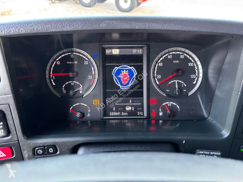 شاحنة Scania P 320 4x2 BOX =7515 mm