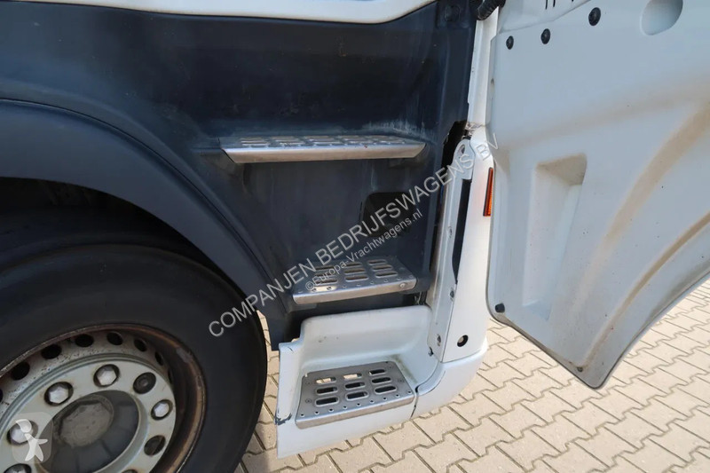 شاحنة Volvo 480  480 Cattle transport