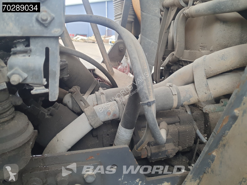 شاحنة Volvo 520  8X4 32m3 AJK Pusher Big-Axle...