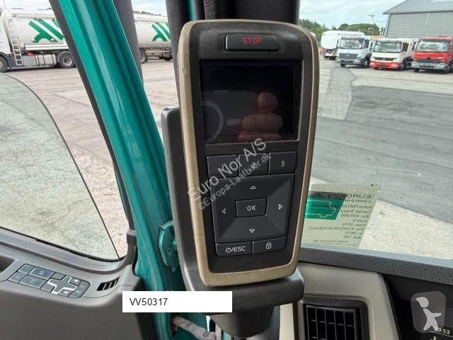 شاحنة Volvo FM330 6x2*4 Carrier Supra 1050 Nordic