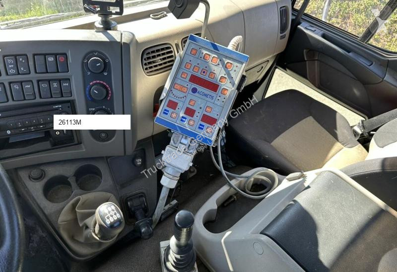 شاحنة Renault 586 300
