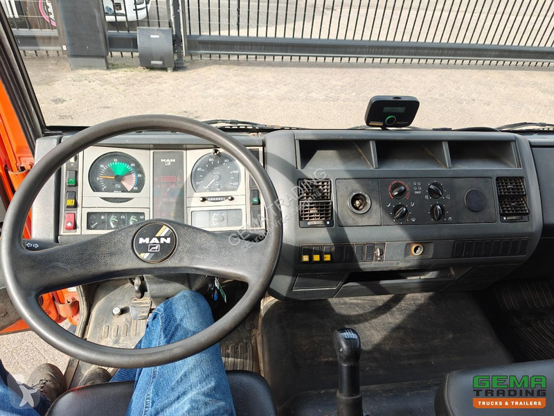 Lastbil MAN LC 4x2 Double Cab (7-seater) Euro 0...