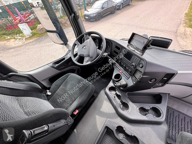 Camion Mercedes 6X2 Plateau 7,40m + 1,00 m...