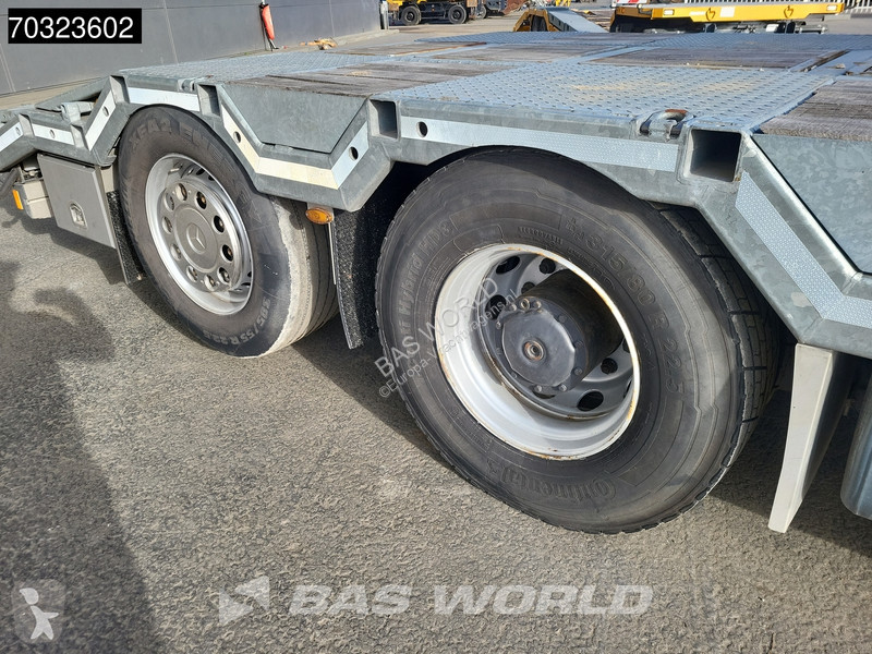 شاحنة Mercedes 2563 6X2 Machine transporter...
