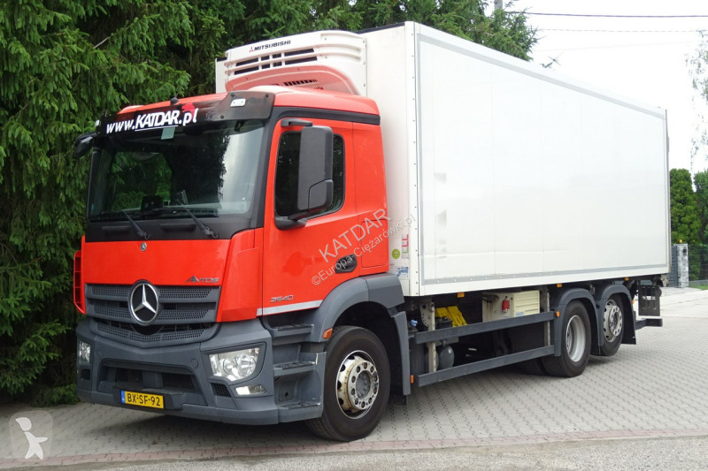 شاحنة Mercedes 2840 Syp euro 6 chłodni 3 osie...
