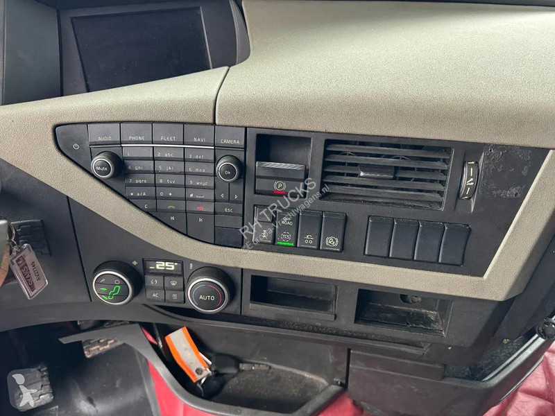 شاحنة Volvo 500 8X4 - EURO 6 + HIAB 622 EP-6...