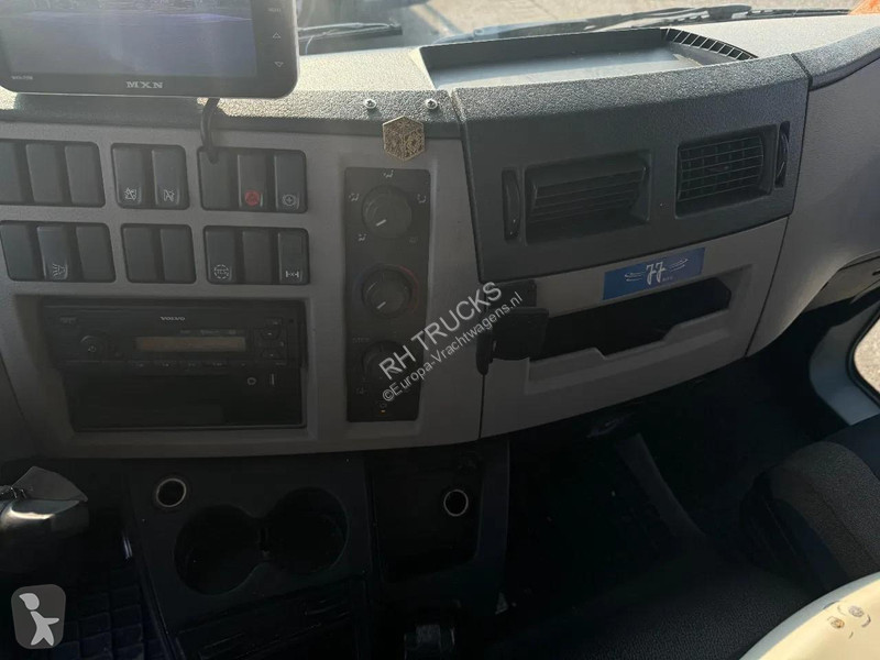 شاحنة Volvo 250 4X2 EURO 6 BOX DHOLLANDIA 1500 KG
