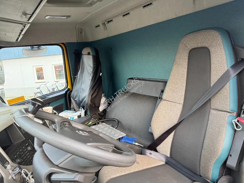 شاحنة Volvo FM 420 6X2 EURO 6 OY 11.338 KM