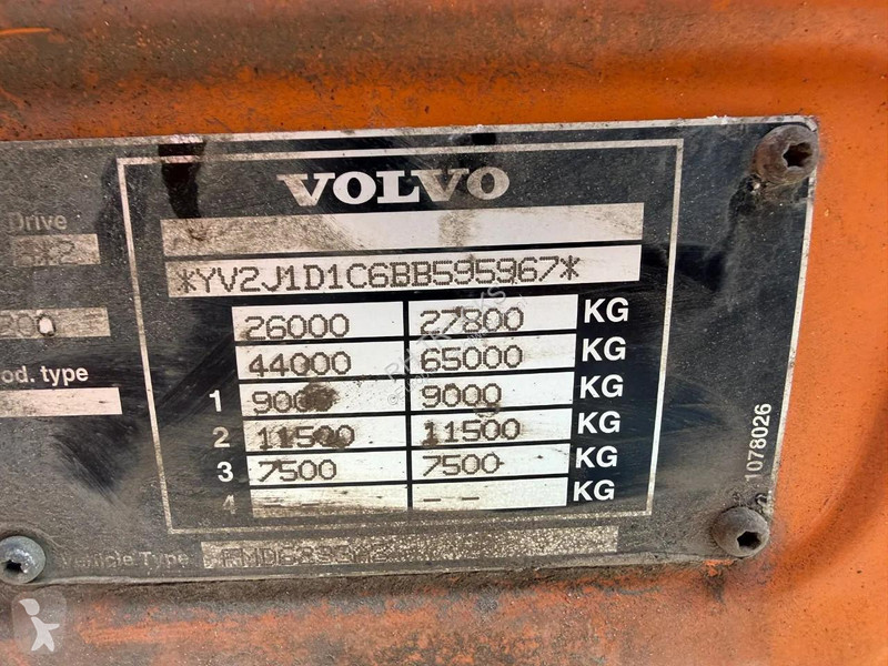 شاحنة Volvo 330 6X2 DHOLLANDIA 2000 KG LAST...