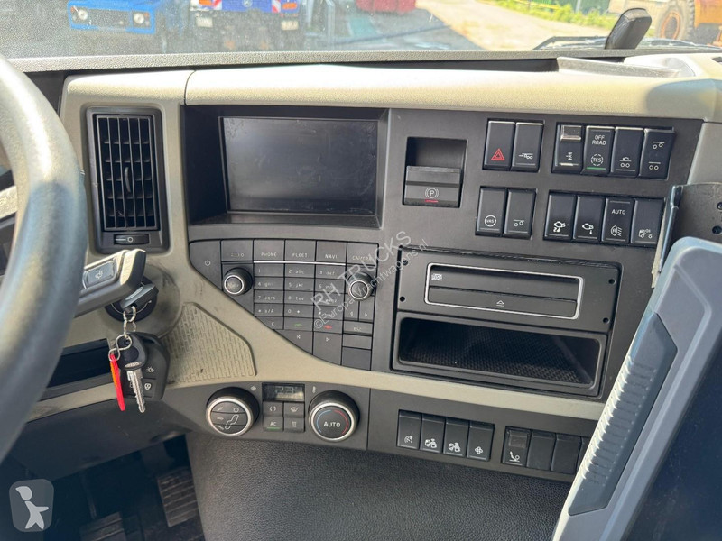 شاحنة Volvo 460 8X2 EURO 6 + INOX TANK