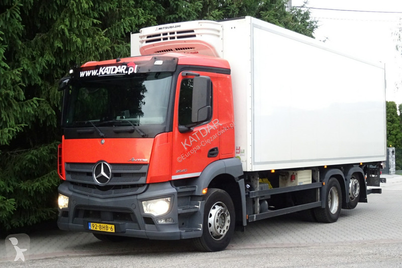 شاحنة Mercedes 2840 syp euro 6 kontener...