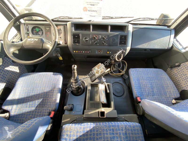 شاحنة MAN 8.220 4x4 | Kipper/Kran Palfinger PK7001