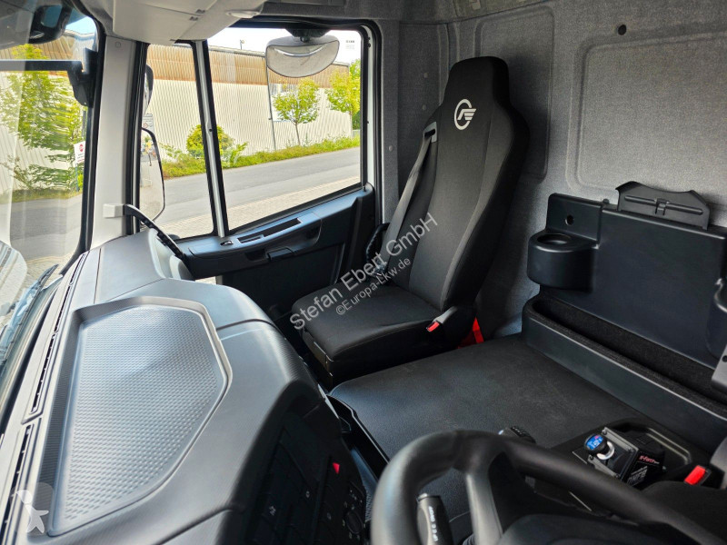 شاحنة Iveco Astra HD9 84.50-80 8x4 Muldenkipper...