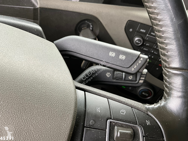 شاحنة Volvo 540 8x4 HMF 85 Tonmeter laadkraan +...