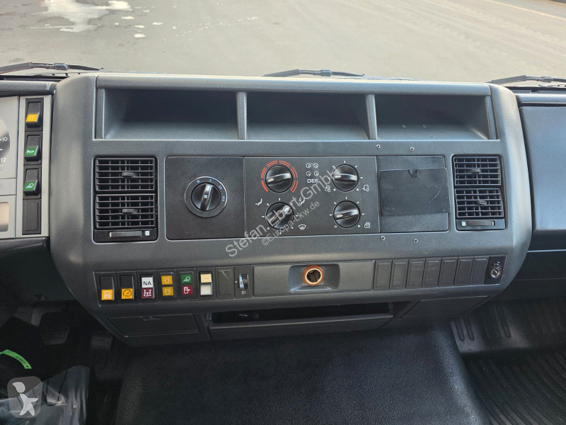 شاحنة MAN LE Feuerwehr Schaum-Löschfahrzeug...
