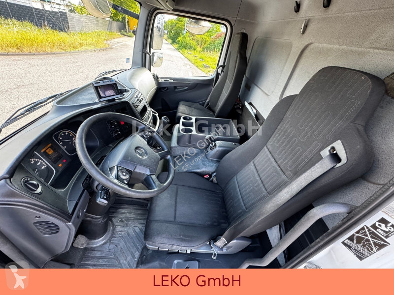شاحنة Mercedes 1218 Mit Carrier Sp 850