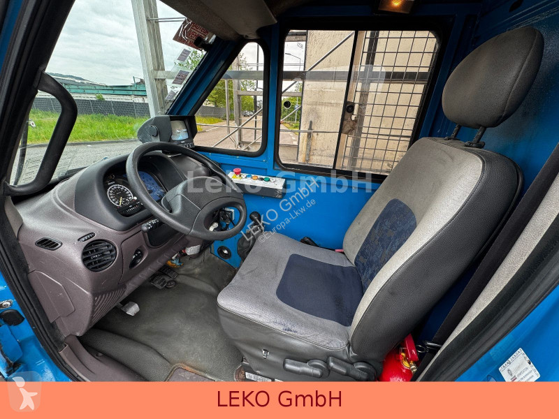 شاحنة Renault 65.150 Flughafen wagen