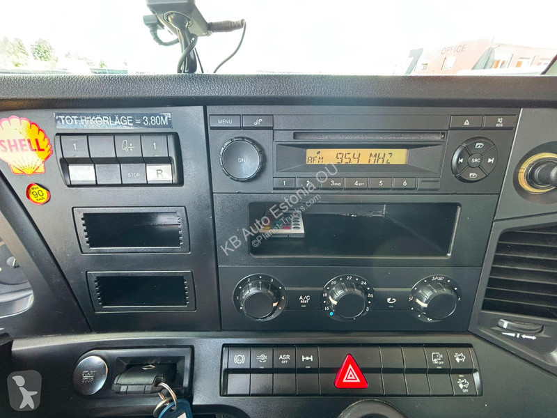 شاحنة Mercedes 1824 4x2 BOX L=7757 mm
