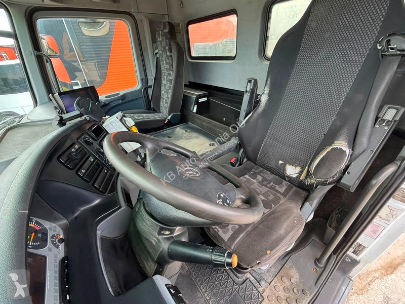 شاحنة Mercedes 3244 8x4 CIFA SL 9 m3