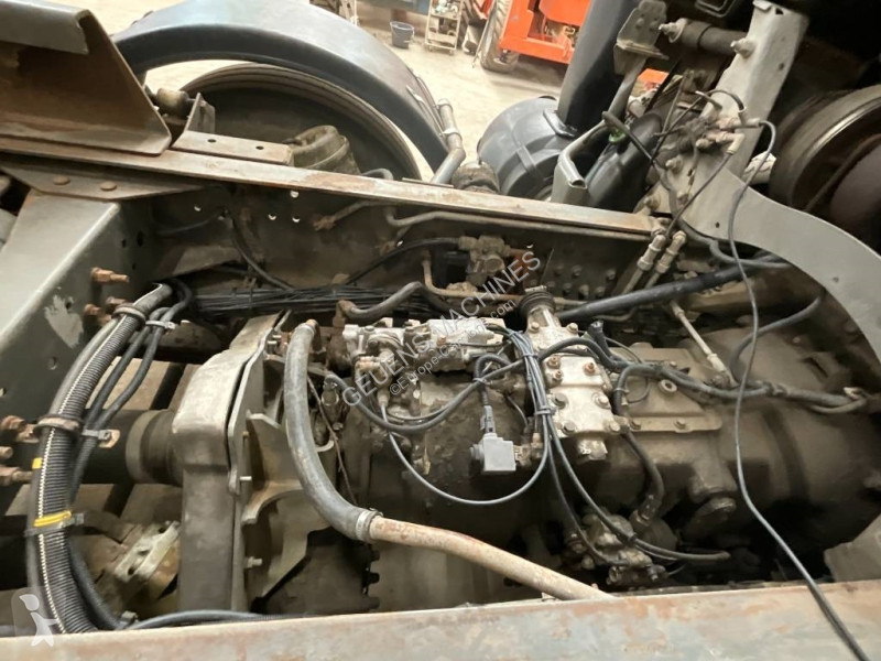 شاحنة Volvo 520 8X4